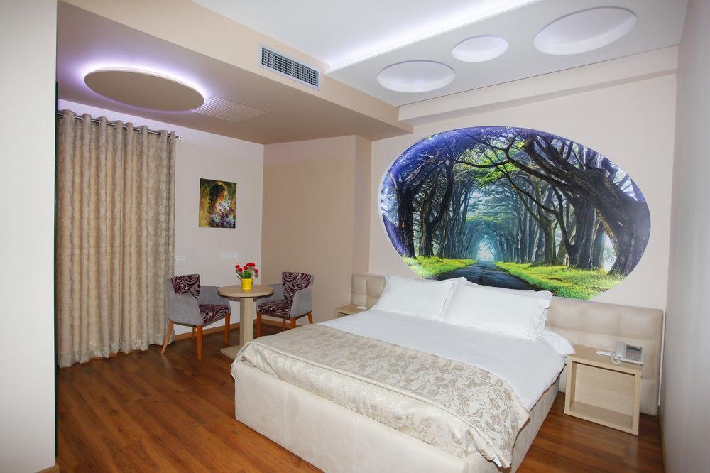 Green House Hotel & Restaurant Tiranë Luaran gambar