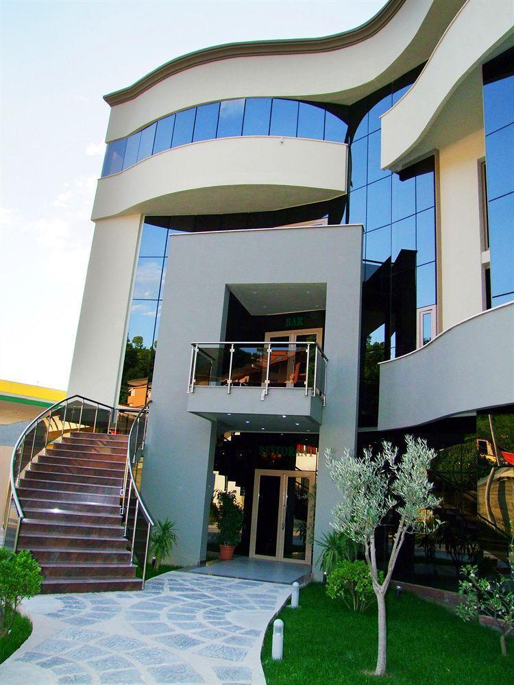 Green House Hotel & Restaurant Tiranë Luaran gambar
